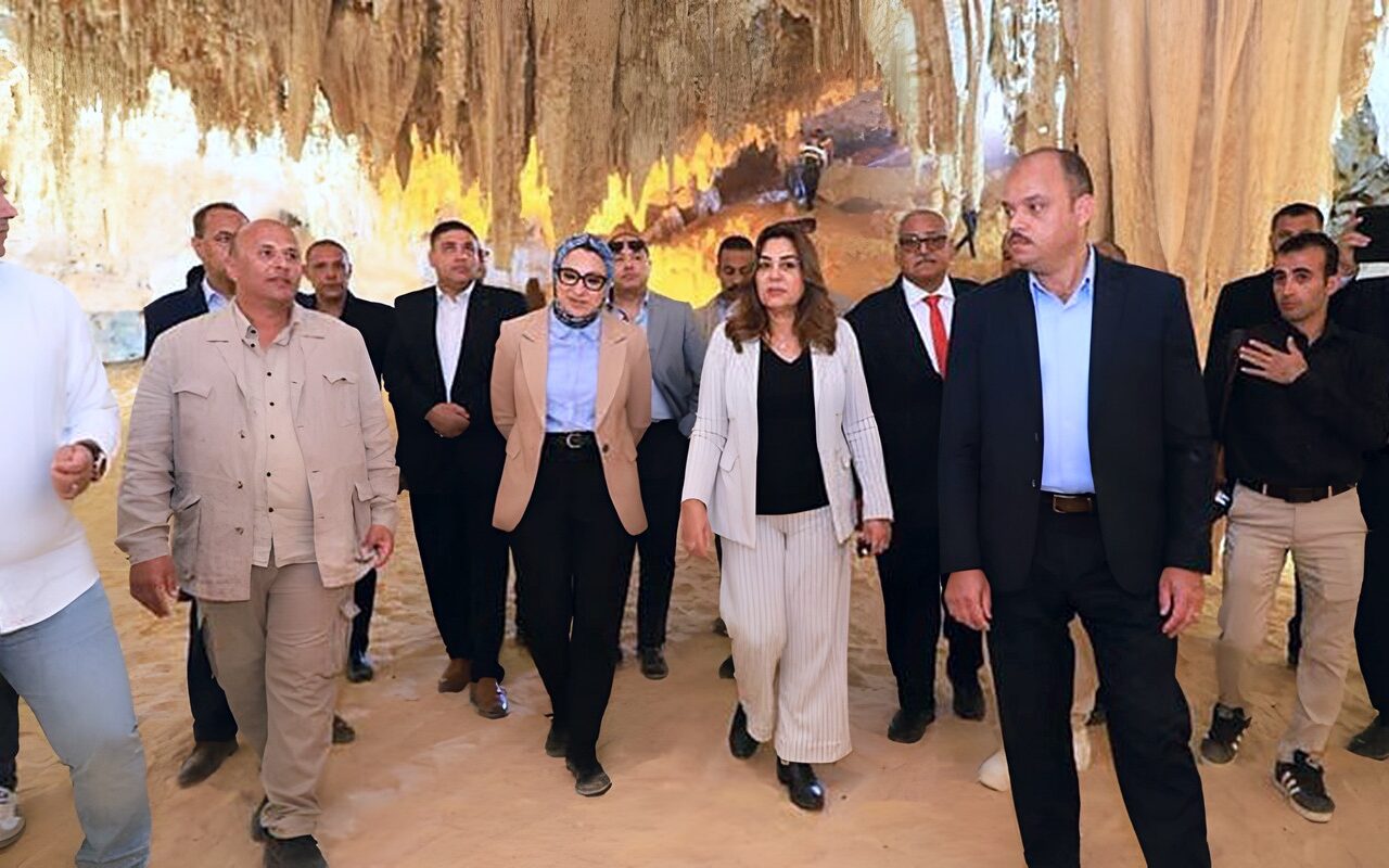 وزيرة التنمية المحلية تتفقد كهف الجارة بالوادي الجديد تمهيدا لإعلانه محمية طبيعية