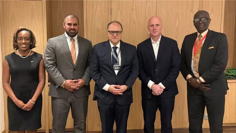 رئيس هيئة الدواء المصرية يبحث مع هيئة الغذاء والدواء الأمريكية تعزيز التعاون التنظيمي وتبادل الخبرات