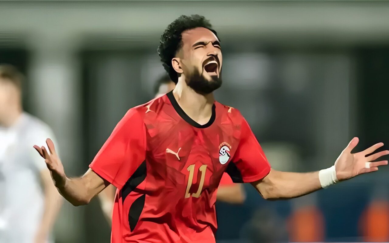 بعد إيقافه 5 مباريات، من يعوض مصطفى زيكو في منتخب مصر؟