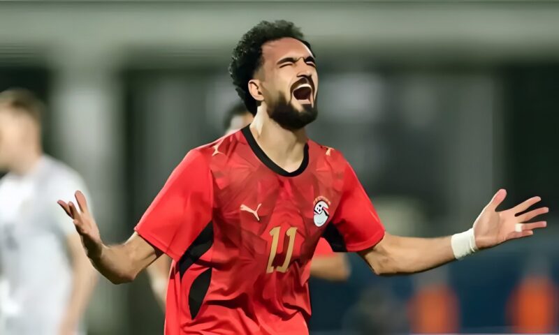 بعد إيقافه 5 مباريات، من يعوض مصطفى زيكو في منتخب مصر؟
