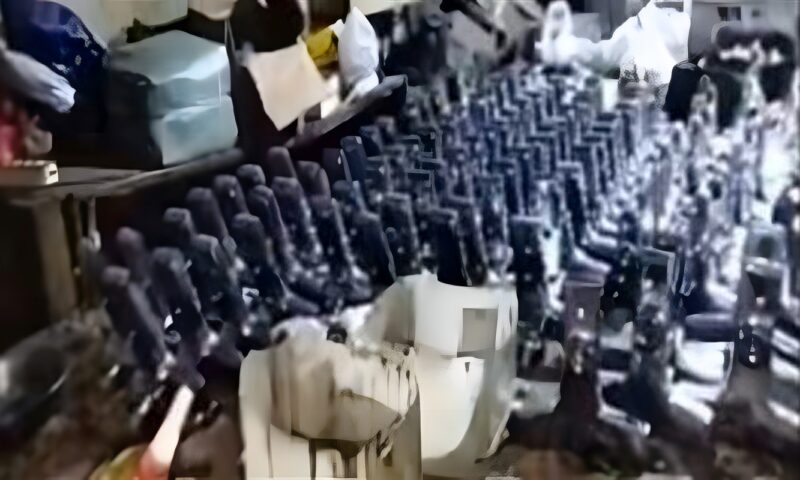 خلاطات مضروبة بعلامات مقلدة، سقوط القائمين على مصنع غير مرخص بالقليوبية وضبط 2000 قطعة