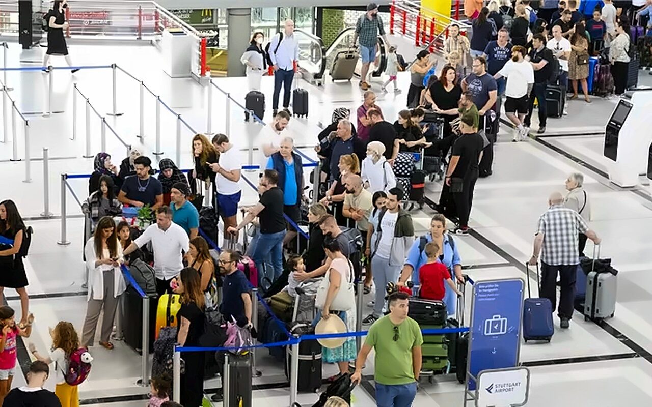 الراكب أبلغ عن نفسه،”قنبلة كاذبة” في ألمانيا تعطل 30 رحلة وتؤثر على 3 آلاف مسافر
