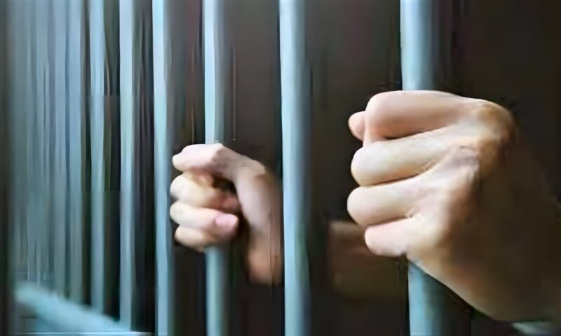المؤبد وغرامة 200 ألف جنيه لبائع خضراوات بتهمة الاتجار في المخدرات بقنا