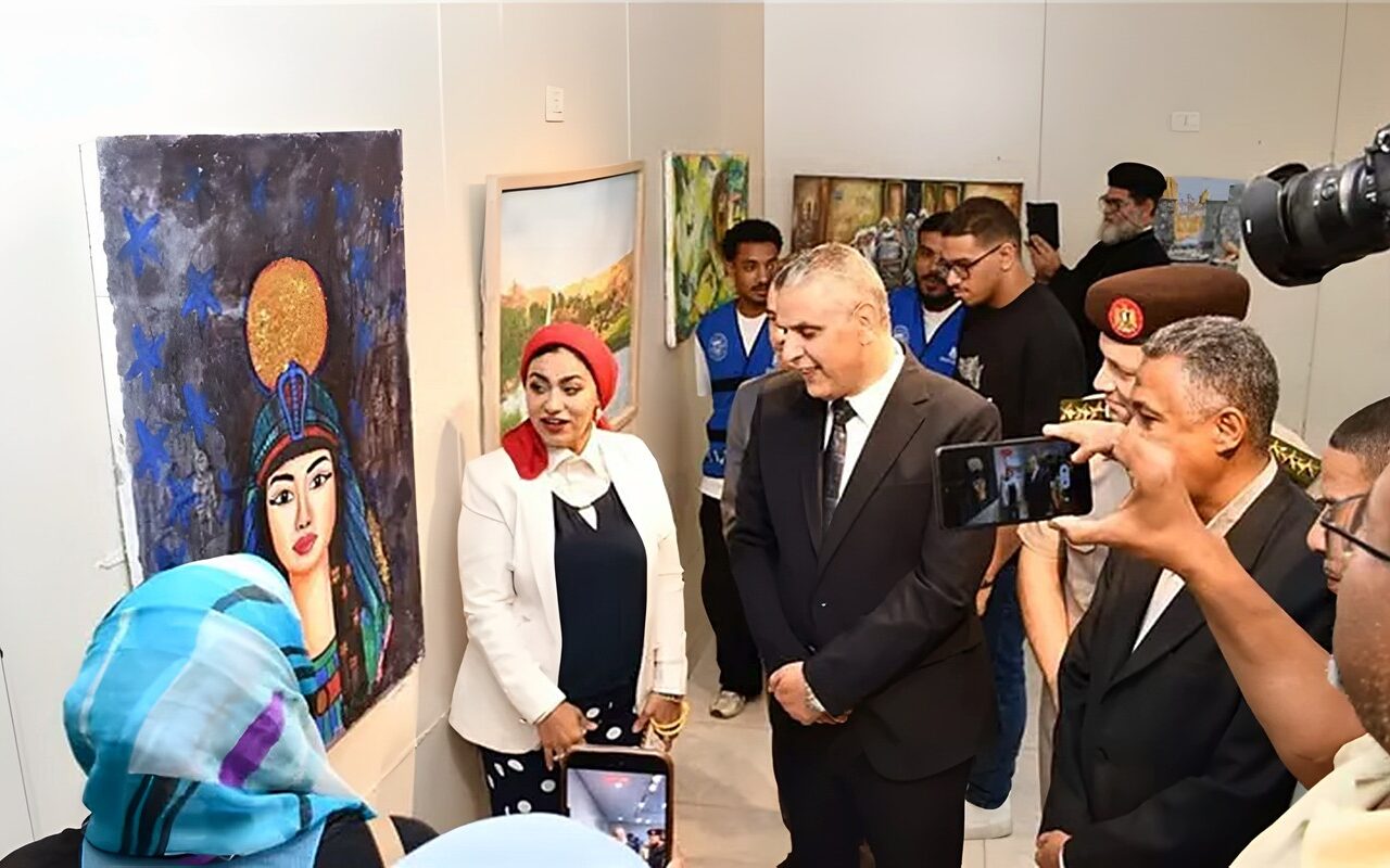 أسوان تتألق فنيًا.. انطلاق مهرجان تعامد الشمس واحتفالات أكتوبر بمشاركة 7 فرق للفنون الشعبية