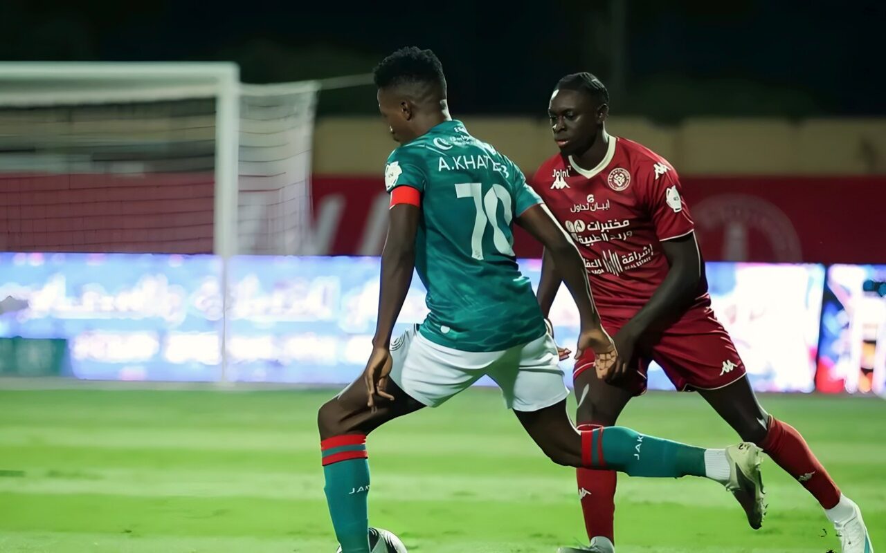 الاتفاق يفوز على الخلود بثلاثية في الدوري السعودي