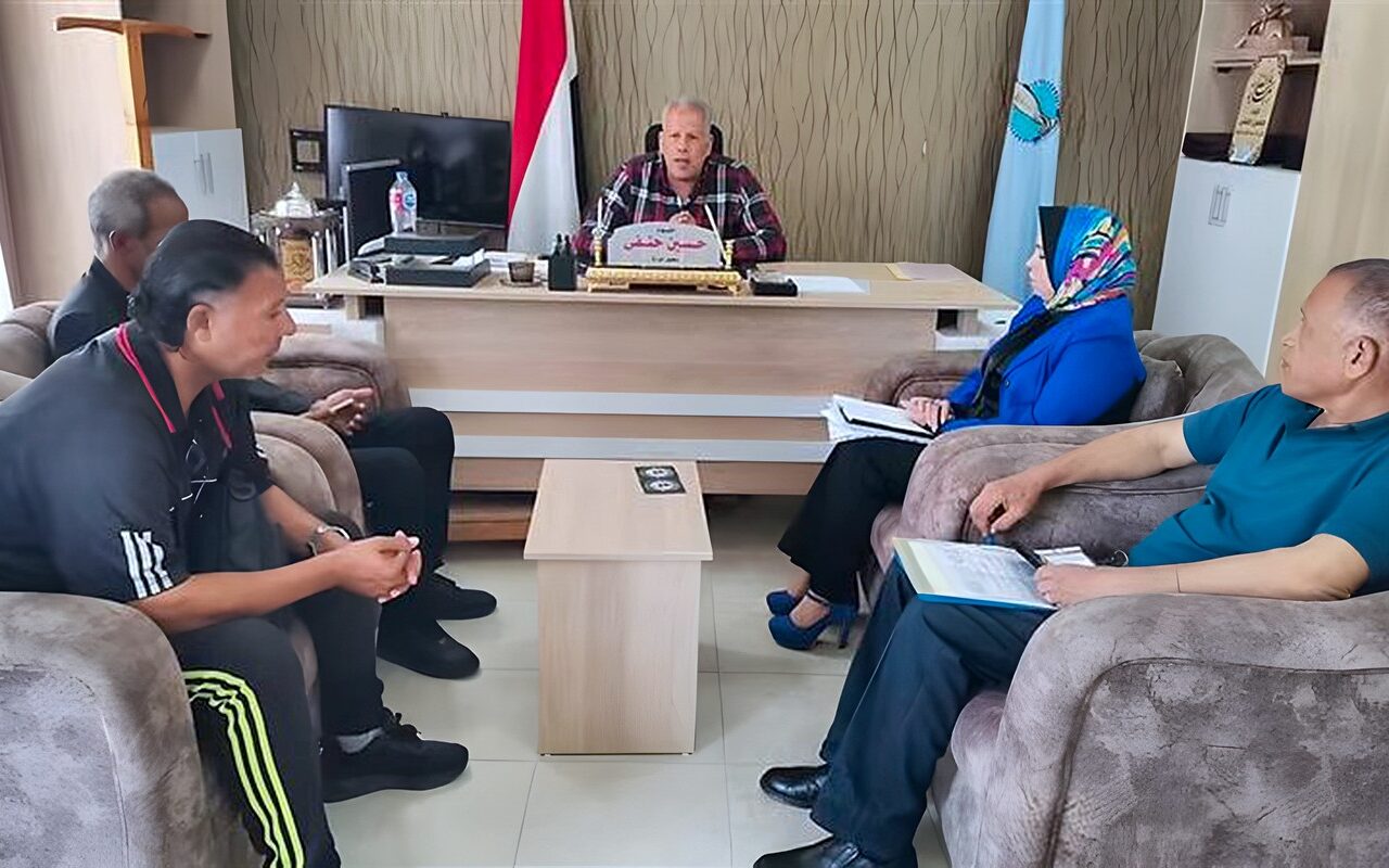 وكيل شباب البحر الأحمر يبحث احتياجات مراكز الشباب ويعمل على حل مشكلاتها