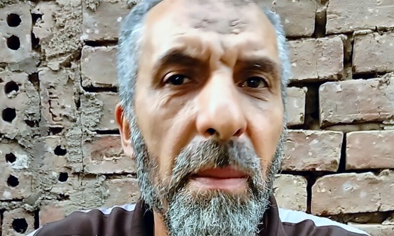 «محمد طالع على أكل عيشه.. عايزين جثته وحقه».. صرخة أسرة ضحية السودان (فيديو)