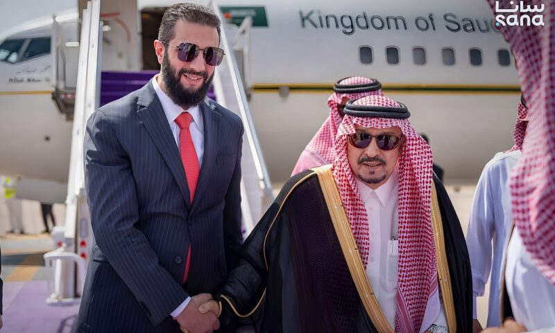 سانا: الرئيس الشرع يلتقي ولي العهد السعودي في العاصمة الرياض
