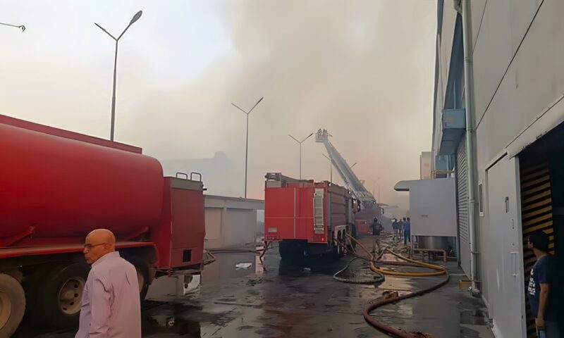 حريق مخزن مراتب بشبرامنت والحماية المدنية تسيطر على النيران