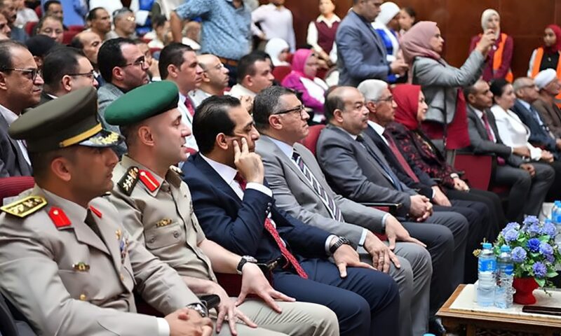 محافظ قنا يشهد احتفالية “مجمع الإعلام وقصر الثقافة” بالذكرى الـ 53 لانتصارات أكتوبر (صور)