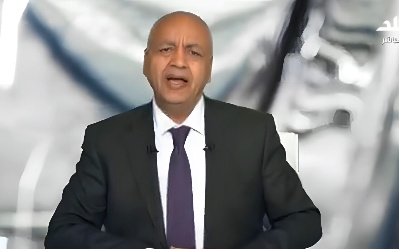 مصطفى بكري: قطار سيناء مشروع استراتيجي يدعم التنمية ويعزز الأمن القومي المصري
