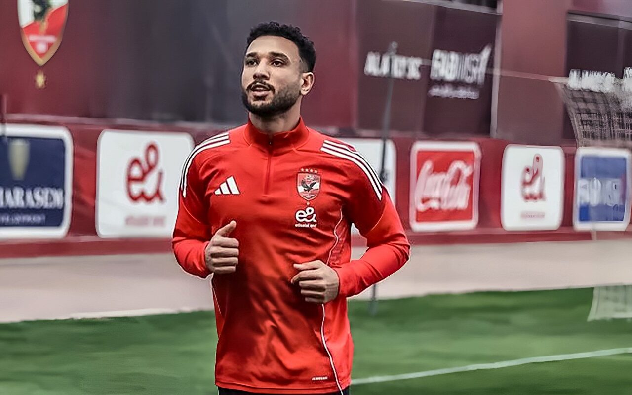 خبر صادم لنجم الأهلي قبل القمة