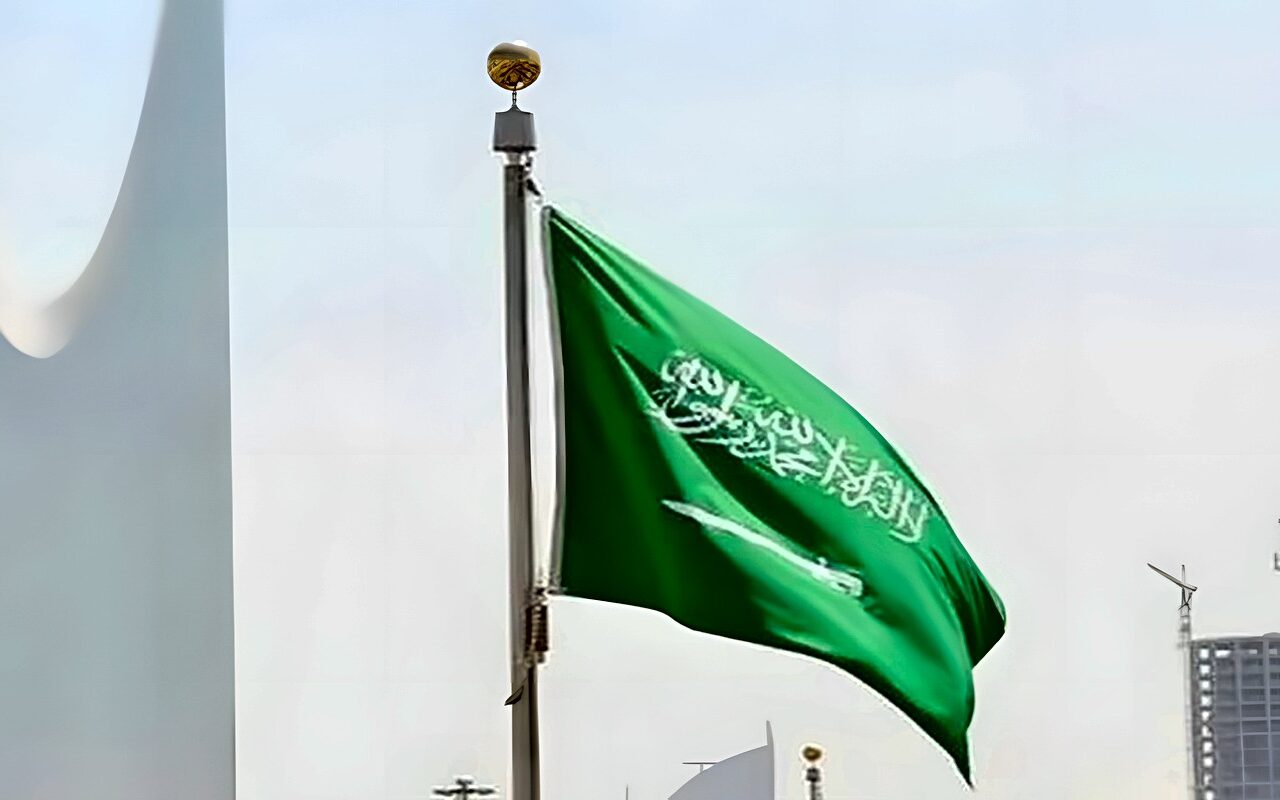 بعد أمريكا، بريطانيا تصدر تحذيرات لرعاياها فى السعودية