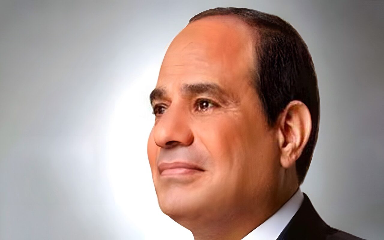 السيسي: التحدي الرئيسي في 2013 تمثل في استعادة الدولة المصرية والحفاظ على هويتها الوطنية