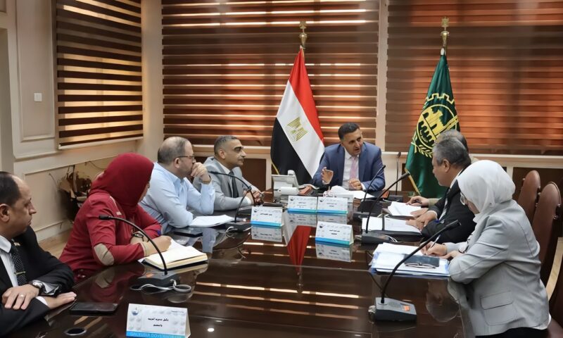 محافظ القليوبية يبحث حلولًا تنفيذية لإنهاء الفترة المسائية بالمرحلة الابتدائية استعدادًا للعام الدراسي 2027/2028