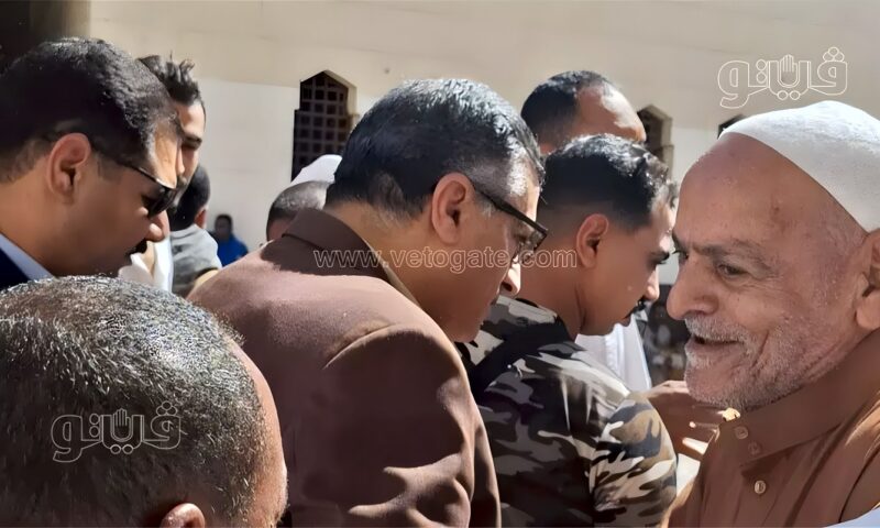 مسن يطالب محافظ قنا بتوفير خط سرفيس لقرية الترامسة (فيديو)