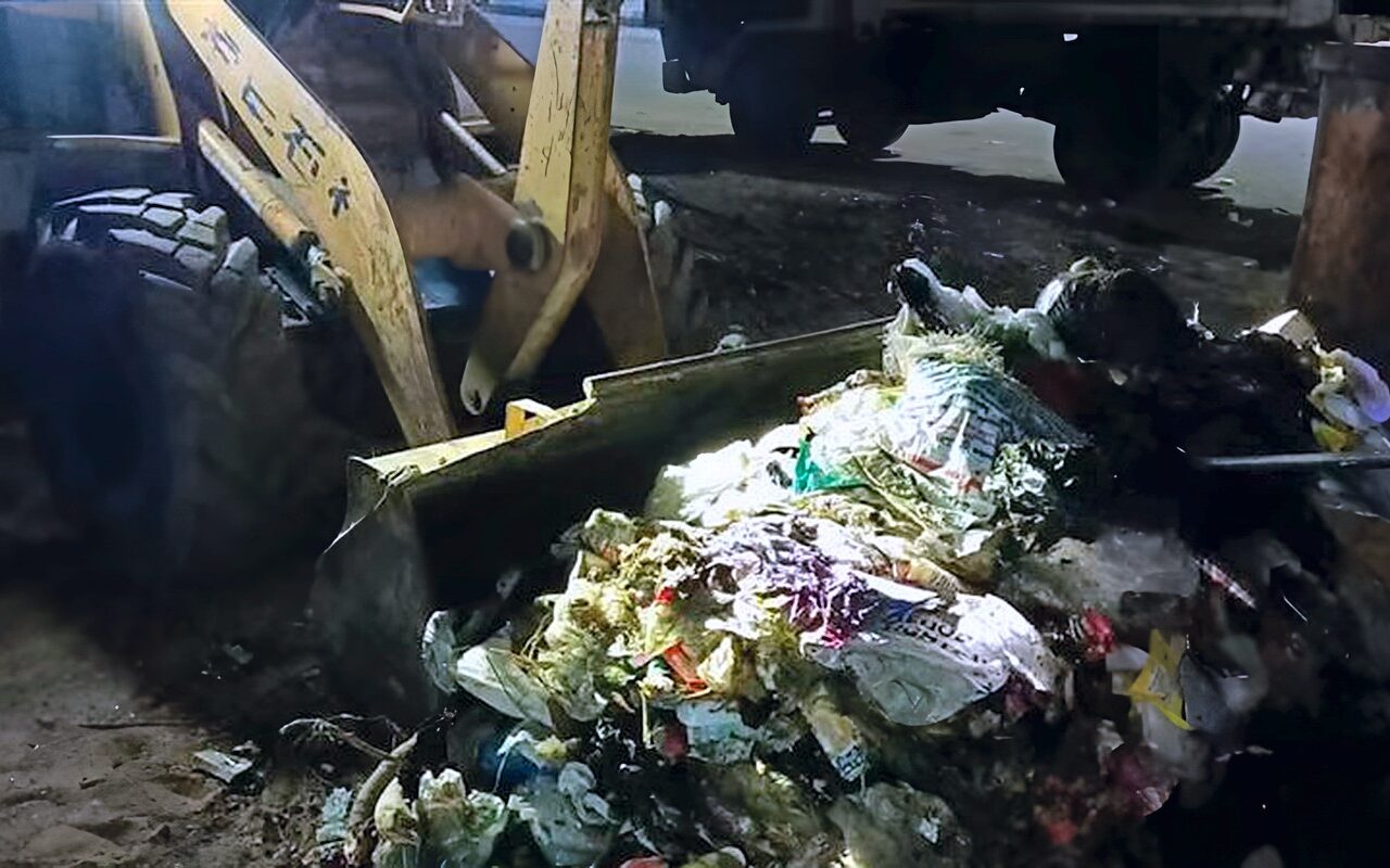 حملات نظافة مكثفة تجوب شوارع رأس غارب لرفع المخلفات وتحسين المظهر الحضاري