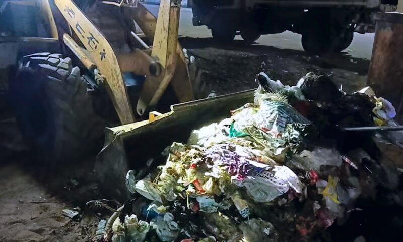حملات نظافة مكثفة تجوب شوارع رأس غارب لرفع المخلفات وتحسين المظهر الحضاري