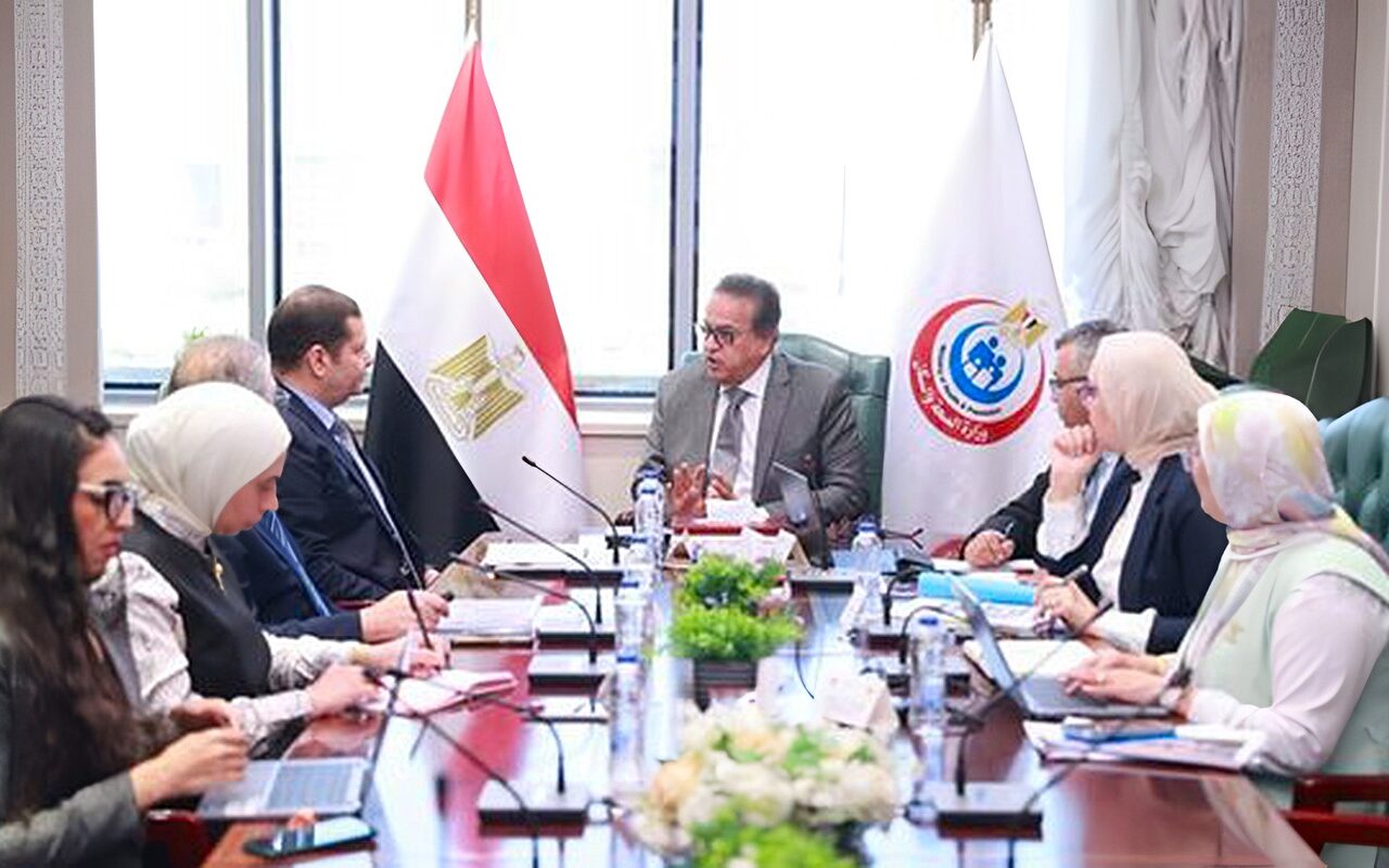 ‎وزير الصحة يعقد اجتماعًا لمتابعة معدلات الإنجاز في مشروع التأمين الصحي الشامل