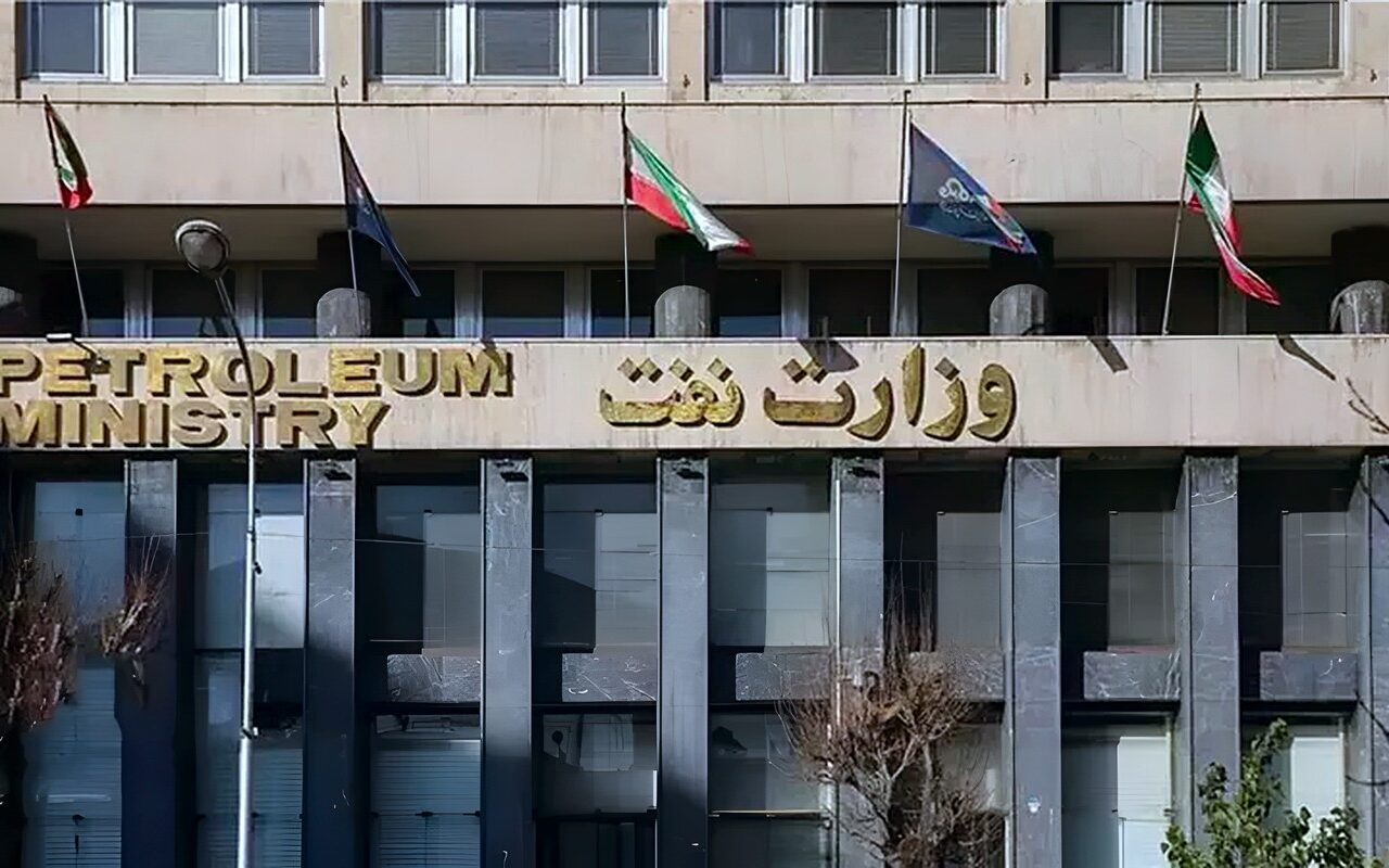 “مهمتنا البيع فقط”، أول تصريح للقائم بأعمال وزارة النفط الإيرانية (فيديو)