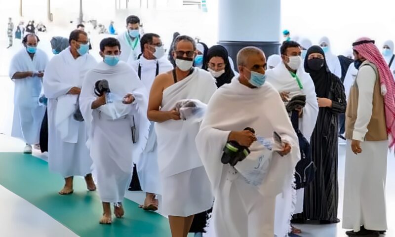 حكم طهارة ملابس الإحرام إذا وقع عليها دم؟.. دار الإفتاء تجيب