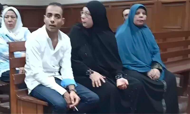 بعد إعدام المتهمين، والدة طبيب الساحل تكشف أسرار اللحظات الأخيرة قبل قتل ابنها