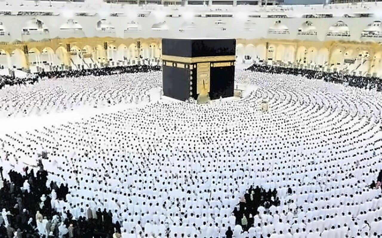 اطلع عليه الآن.. مركز الأزهر العالمي للفتوى الإلكترونية يقدم «دليل العمرة» لزوار بيت الله الحرام