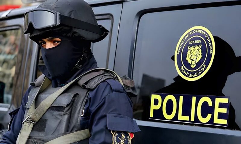 الداخلية تكشف حقيقة استيلاء قائد دراجة نارية بشركة نقل ذكي على طلبات طالبة ومساومتها بالقاهرة