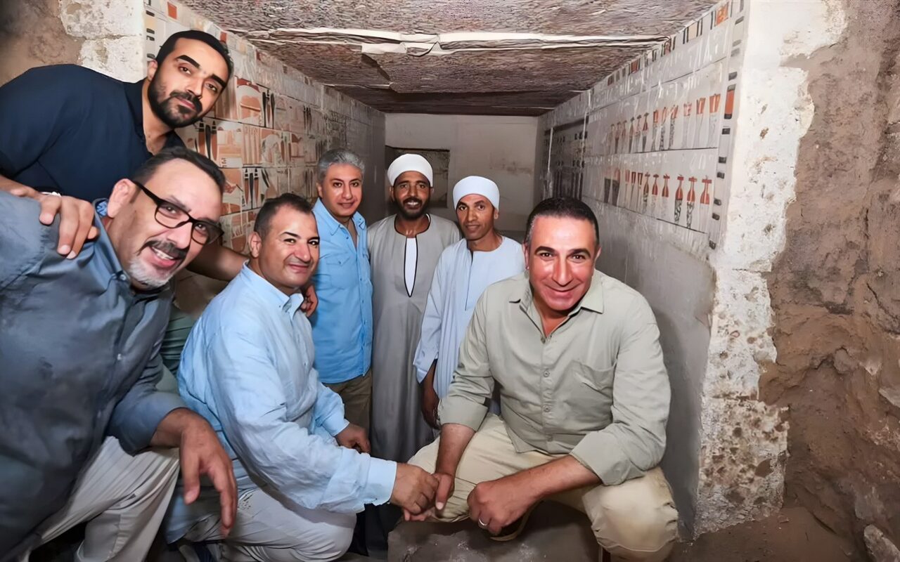 الكشف عن مقبرة منقوشة لشخص يُدعى «وني» بآثار سقارة