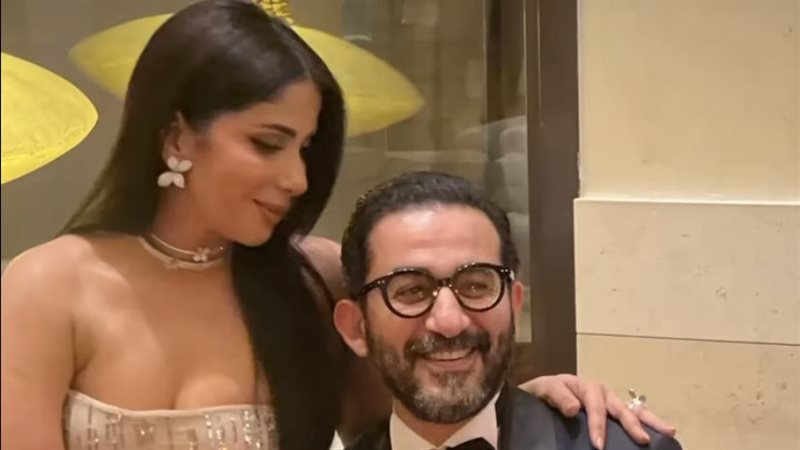 منى زكي عن شخصية أحمد حلمي بالمنزل: “مش كوميديان وهادي جدًّا”