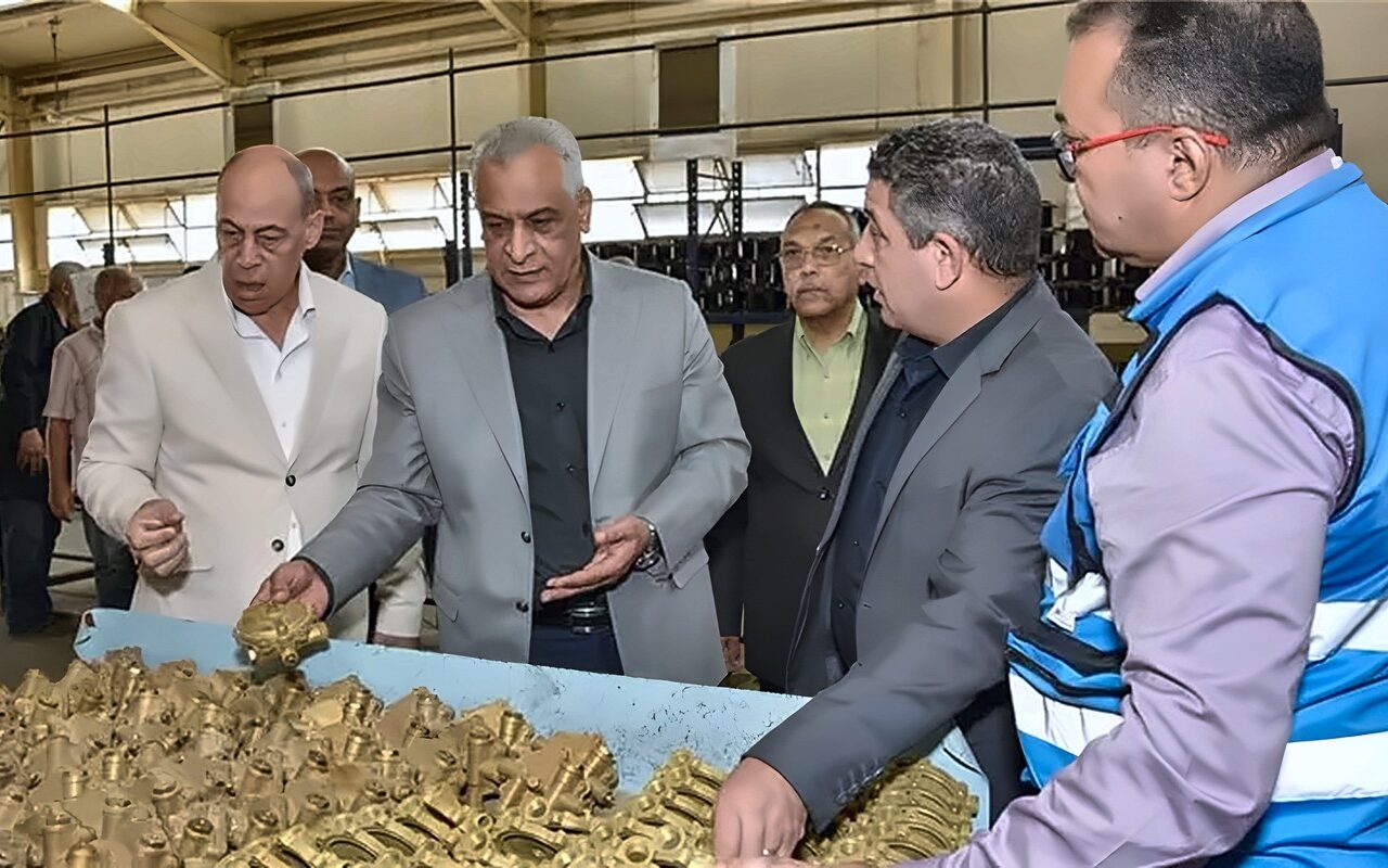 رسائل حاسمة من وزير الدولة للإنتاج الحربي للعاملين في “حلوان للأجهزة المعدنية”