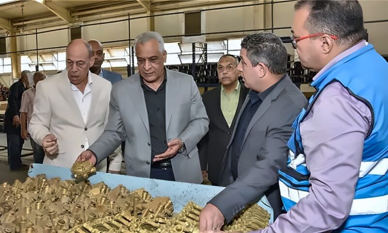 رسائل حاسمة من وزير الدولة للإنتاج الحربي للعاملين في “حلوان للأجهزة المعدنية”