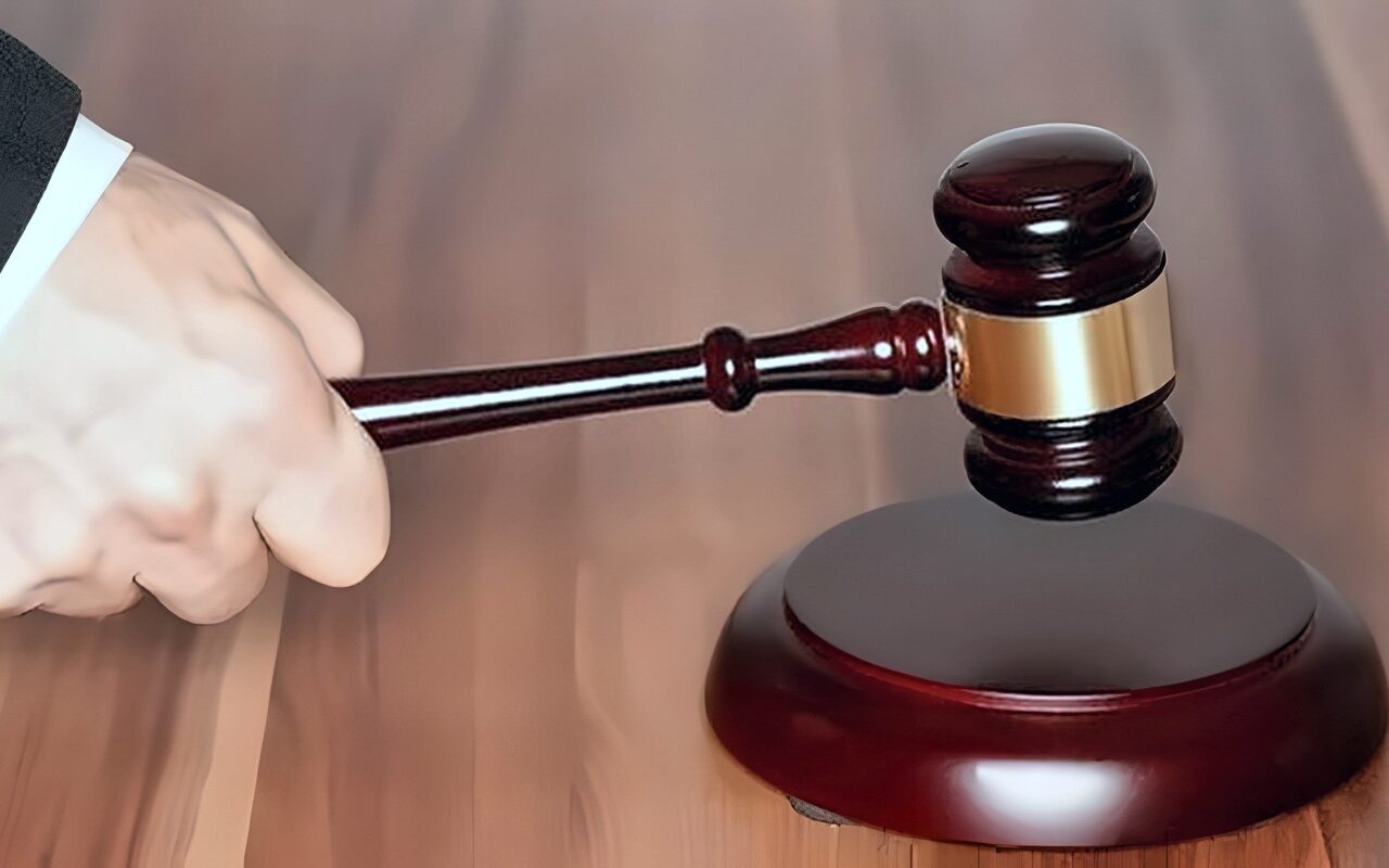 بعد تركها طفلا رضيعا في الشارع، إخلاء سبيل محامية زايد بكفالة 10 آلاف جنيه