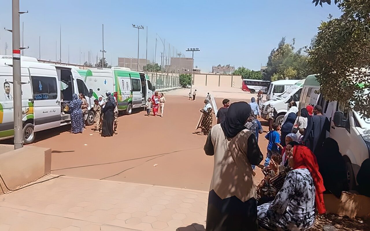 صحة أسيوط: تقديم 20 ألف خدمة مجانية لـ 8243 مواطنًا ضمن «حياة كريمة» في سبتمبر