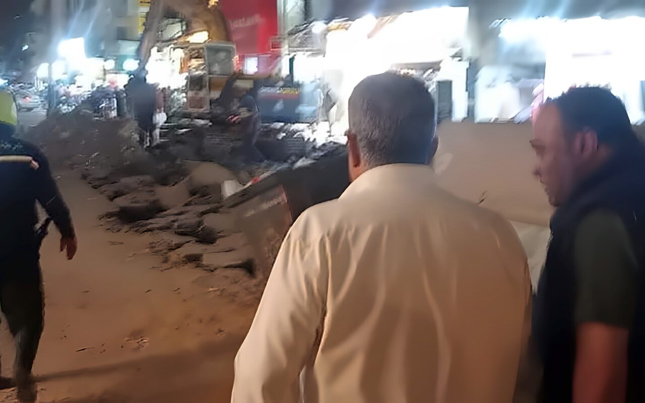 في جولة ليلية مفاجئة، محافظ الدقهلية يتابع تطوير شارع الجيش بشربين بتكلفة 28 مليون جنيه