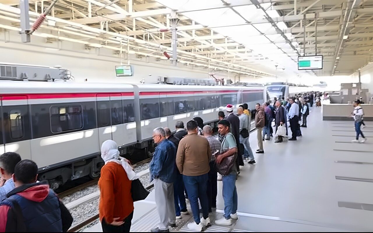 بمناسبة إجازة ذكرى نصر أكتوبر.. تغيير مواعيد تشغيل قطار العاصمة الجديدة