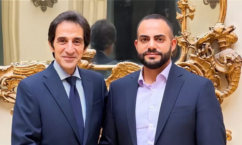 بسام راضي يكرم طبيبا مصريا أنقذ حياة مواطن إيطالي بأحد شوارع روما