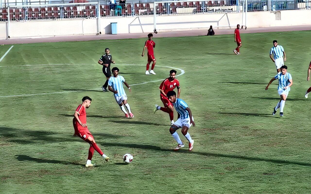 هدف التعادل في الدقيقة التاسعة من الوقت الضائع، أول تحرك من النصر ضد حكم مباراة الداخلية