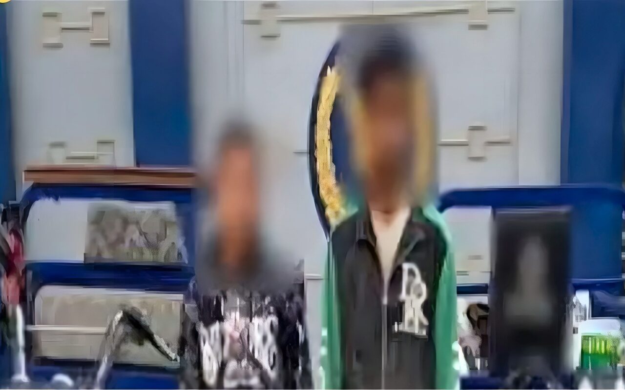 التروسيكل فضحهم، سقوط شخصين ألقيا أكوام القمامة خلف مسجد بالتجمع الأول