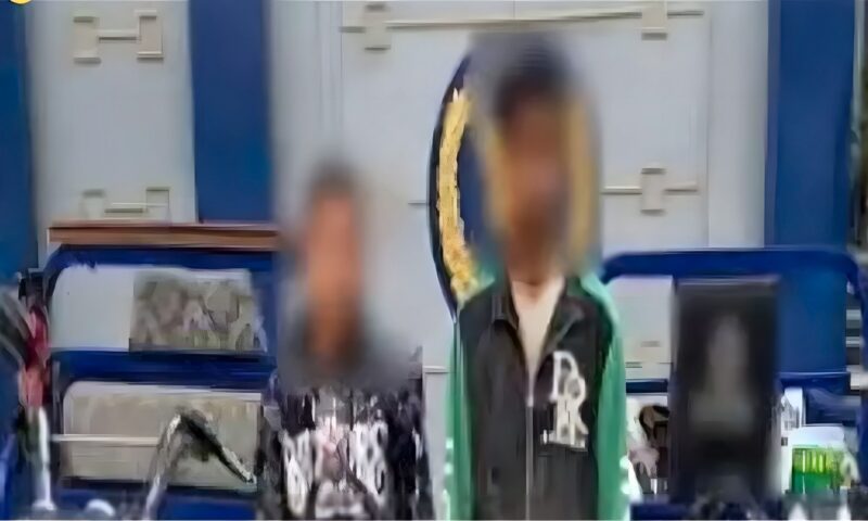 التروسيكل فضحهم، سقوط شخصين ألقيا أكوام القمامة خلف مسجد بالتجمع الأول
