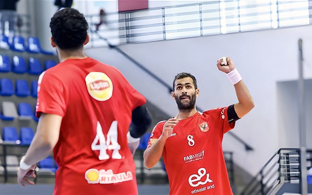 الأهلي يعلن إصابة معاذ عزب لاعب اليد بارتجاج خفيف في المخ