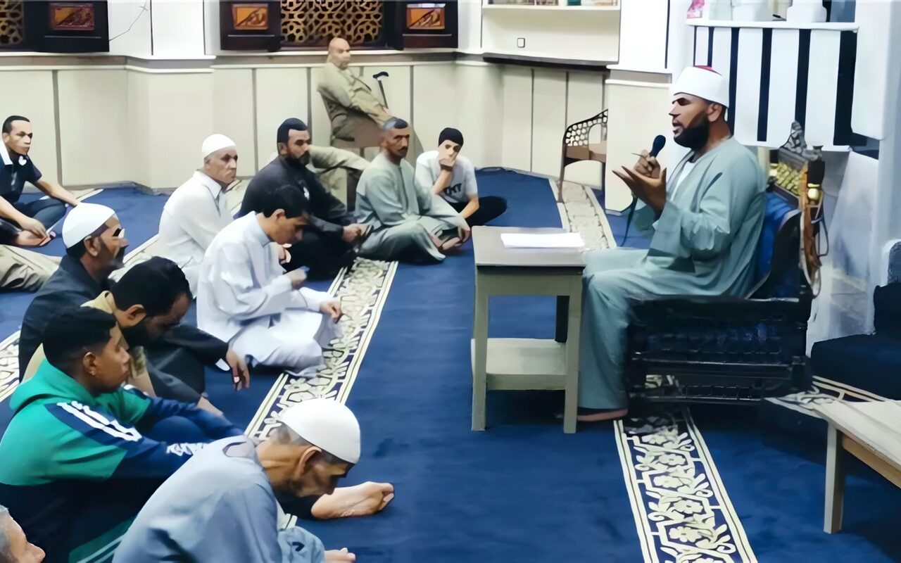 أوقاف الفيوم تنظم برنامجا توعويا في 291 مسجدًا حول الاستخدام الأمثل لوسائل التواصل