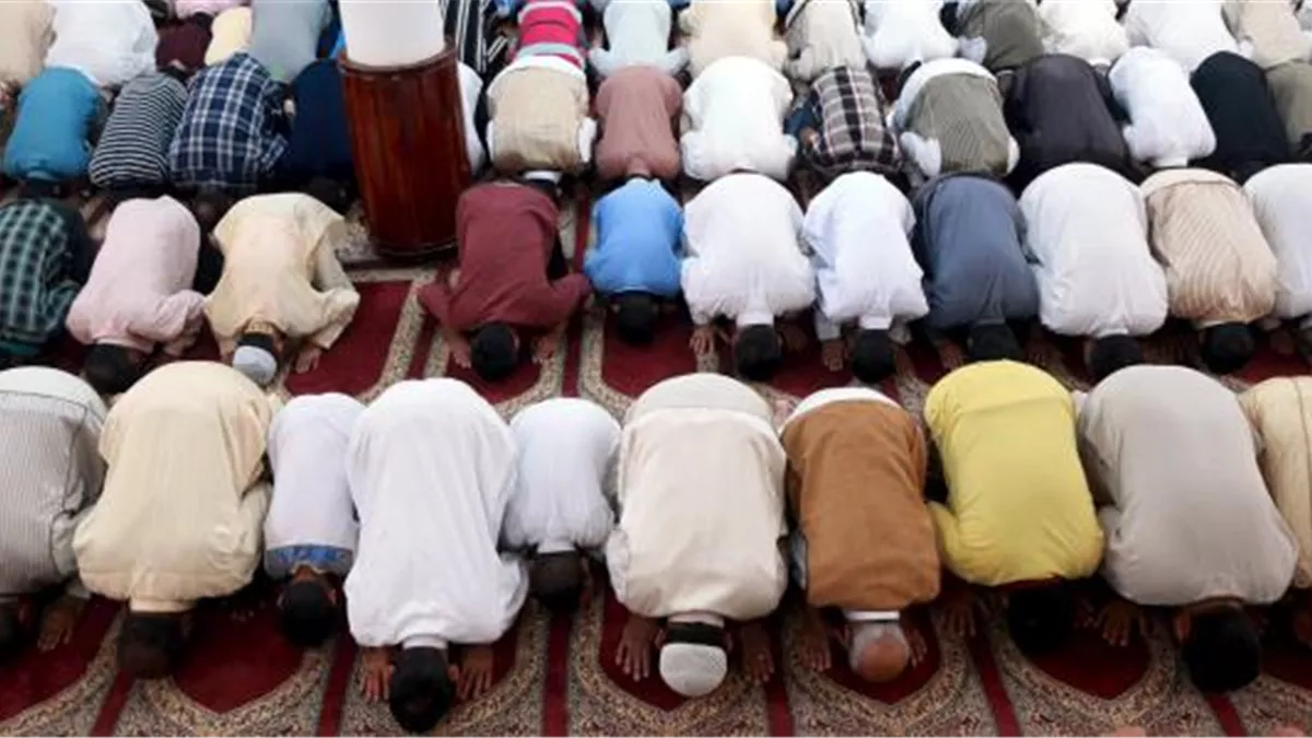 هل يجوز جمع صلاة العصر قصرًا مع الجمعة للمسافر؟ الإفتاء تكشف الحكم