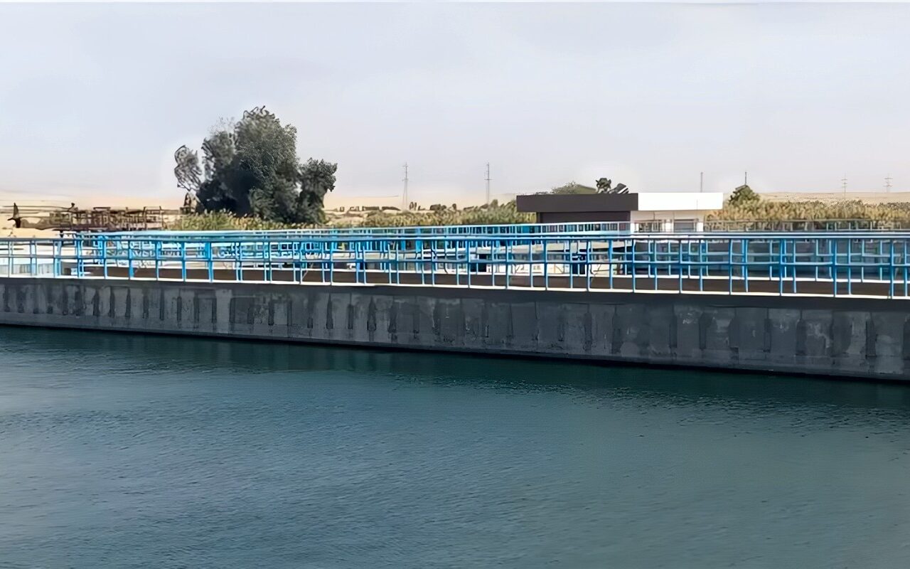 وزيرة الإسكان تتابع الموقف التنفيذي لمشروعات الصرف الصحي بعدد من المحافظات