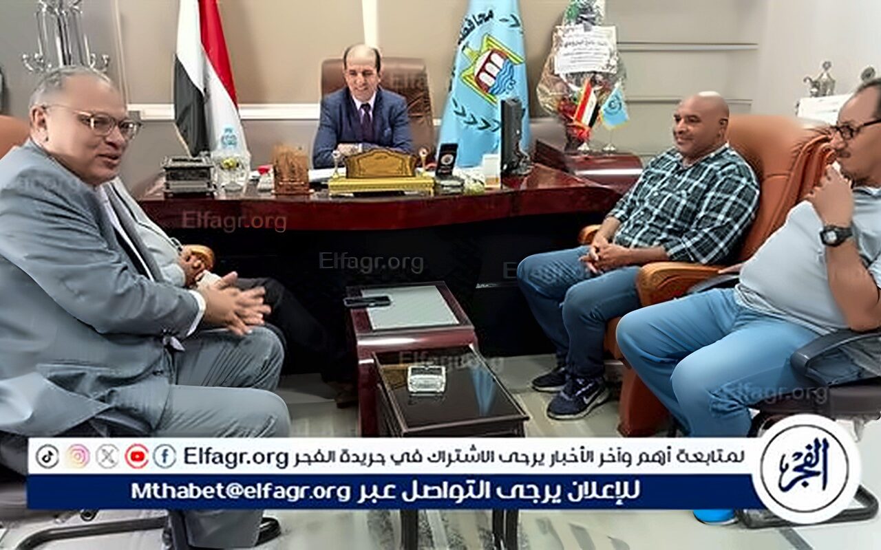 لقاء موسع لوكيل شباب ورياضة أسيوط مع إدارة نادي الشبان المسلمين