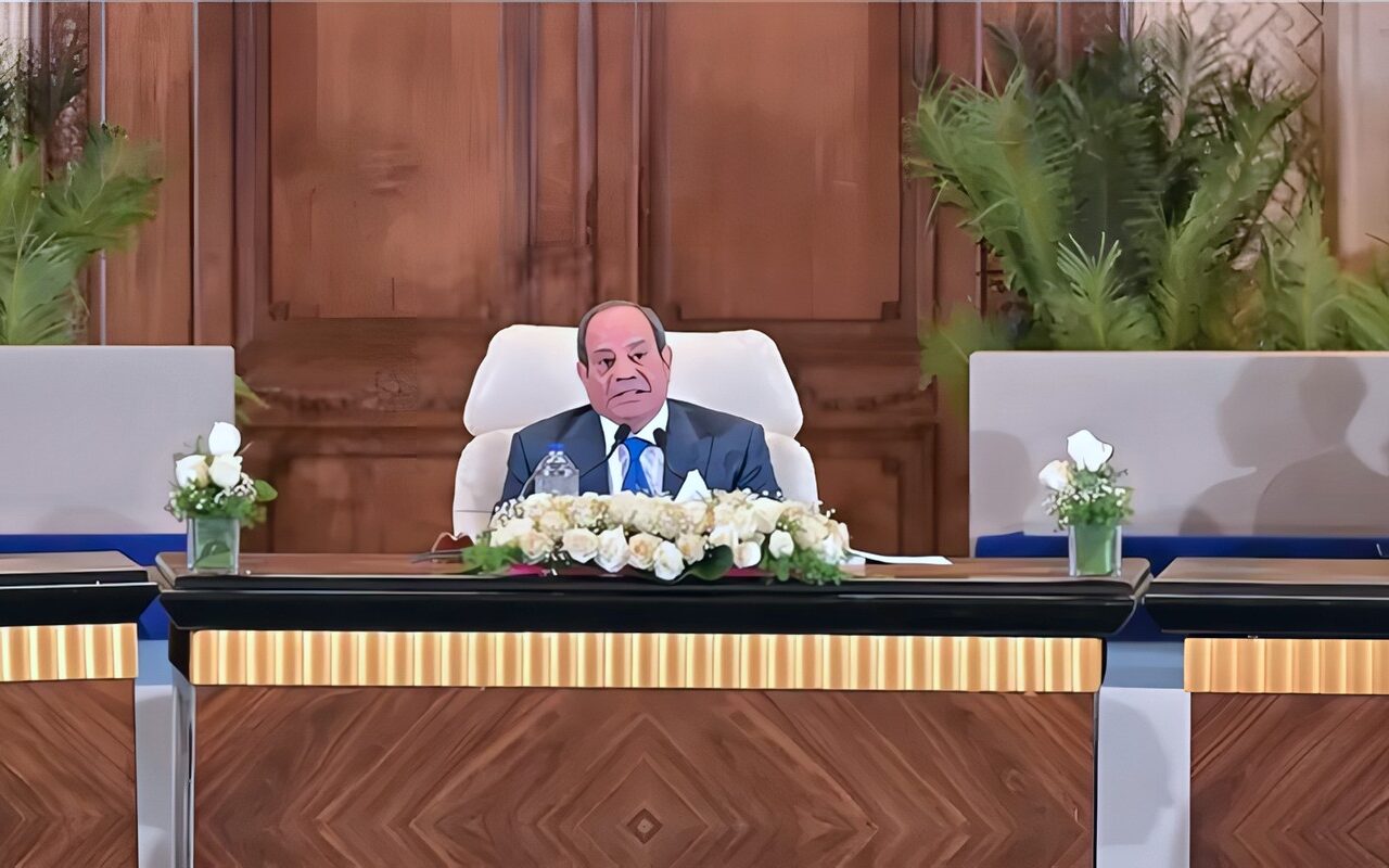 السيسي يشارك في جلسة “أمن الوطن والمواطن” بمنتدى مصر 2026