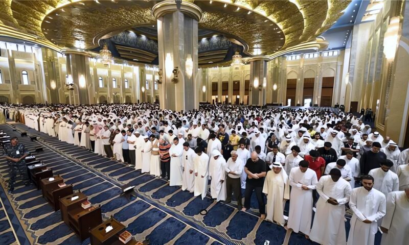 هل يجوز تكرار صلاة الجمعة في نفس المسجد؟ الإفتاء تكشف الشروط