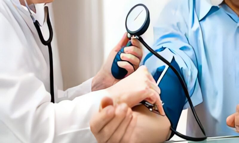 100 مليون صحة.. الكشف المبكر يحمي المواطنين من مضاعفات الأمراض المزمنة