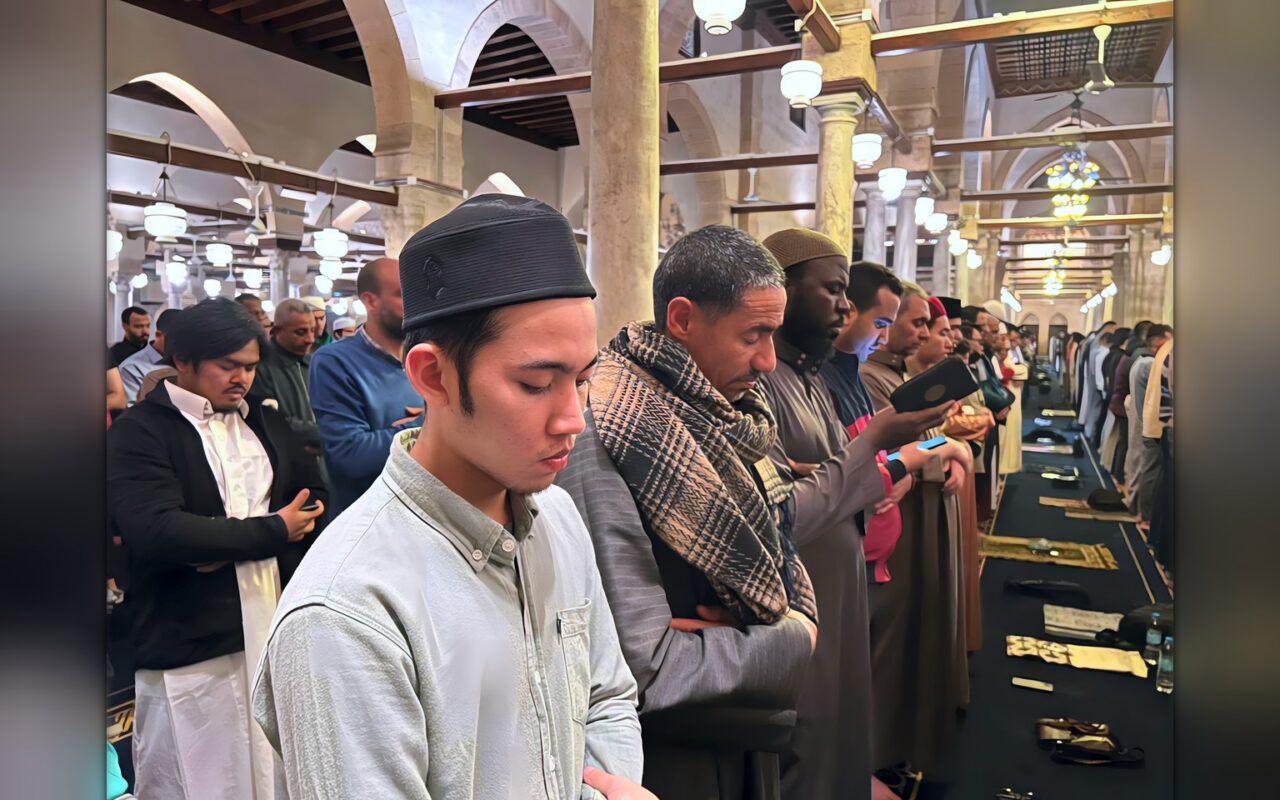 هل تبطل الصلاة بالقراءات الشاذة؟.. دار الإفتاء توضح الحكم الشرعي