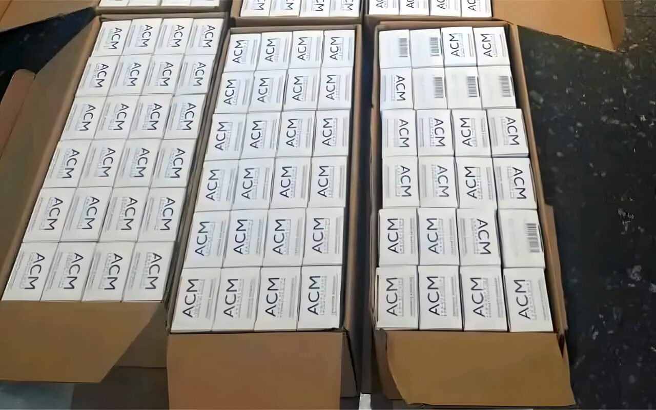 ضبط 3 محاولات تهريب أدوية بشرية ومستحضرات تجميل بمطار القاهرة